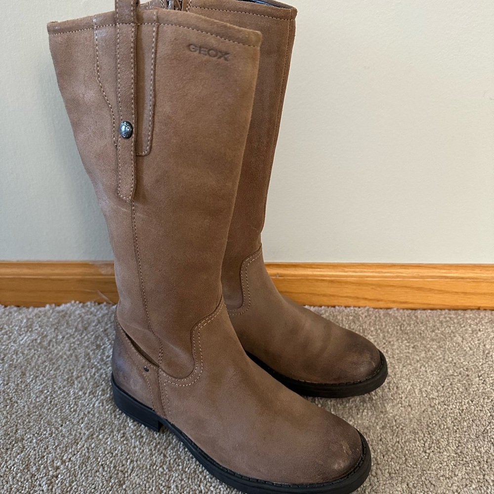 Geox Respira Girl Suede Leather Boot in Tan